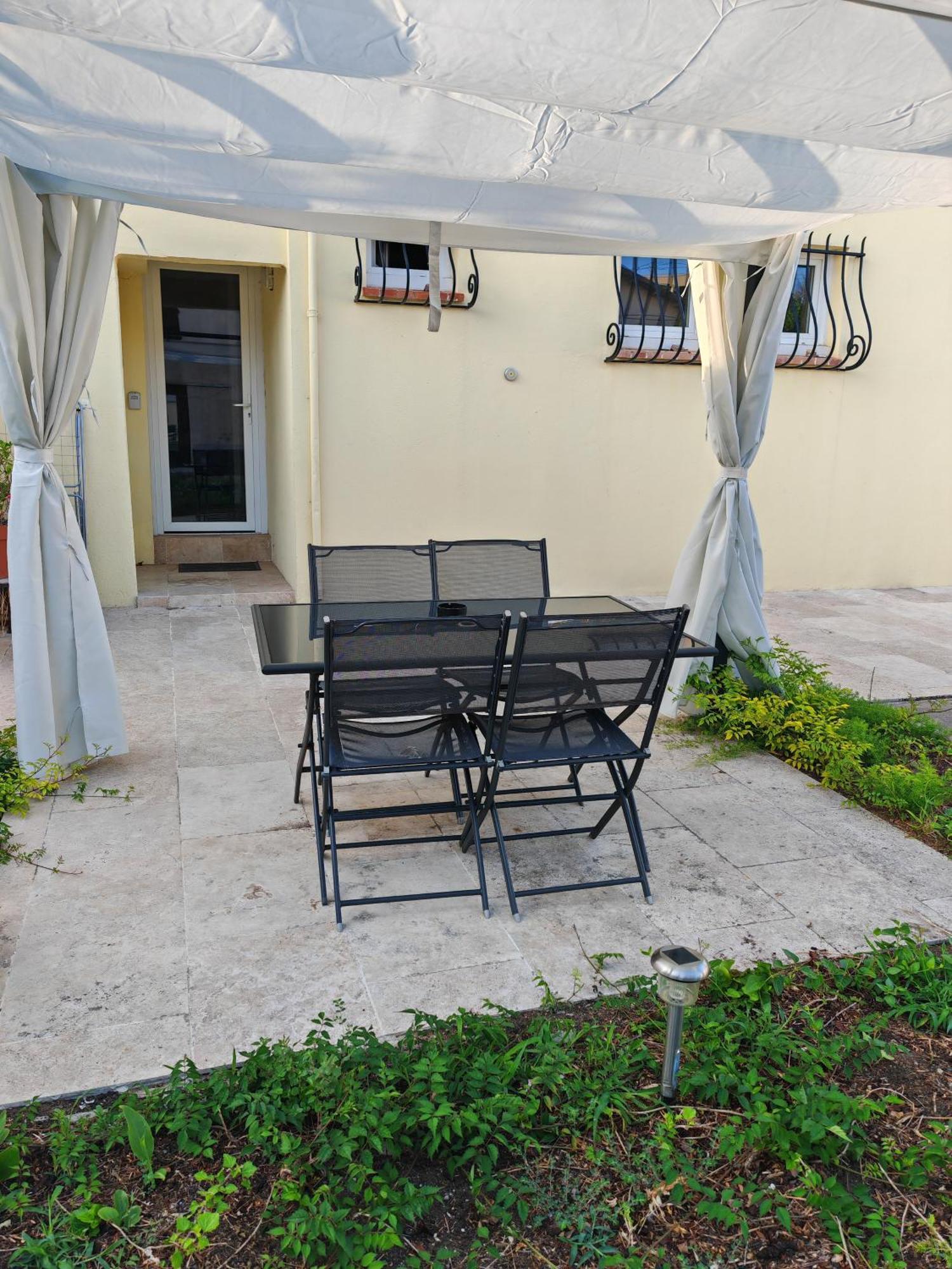 Appartement Climatise Golfe-Juan Plage Валлорис Номер фото